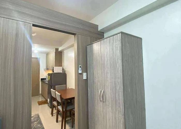 Azure Staycation Near Sm Bicutan Apartment *