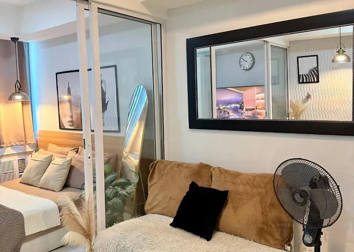 Azure Staycation Near Sm Bicutan *